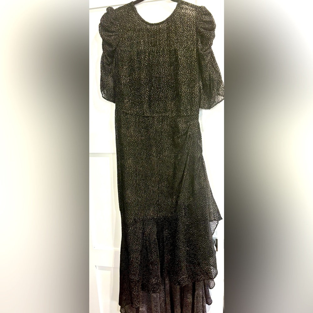 Beautiful velvet fabric lightweight worn once very figure flattering